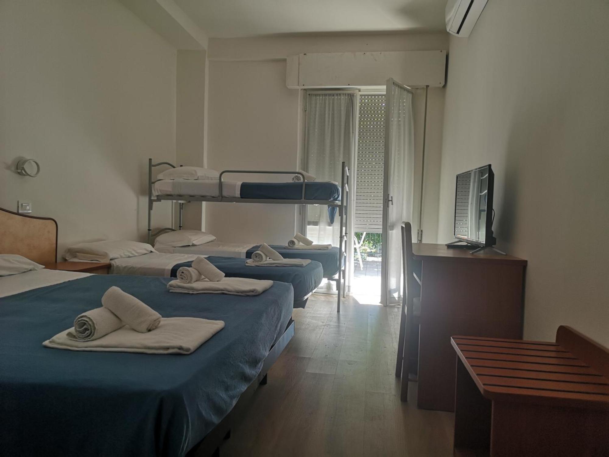 Hotel Holiday Sunshine Summer 미사노아드리아티코 외부 사진